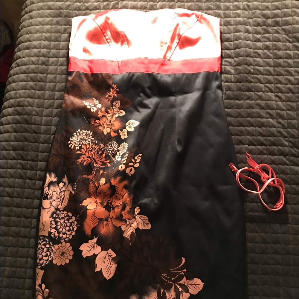 Dress - Picture 2 of 3